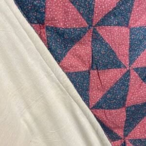 Vtg Handmade calico patchwork quilt 60x76” triangles prairie ditsy floral 1993